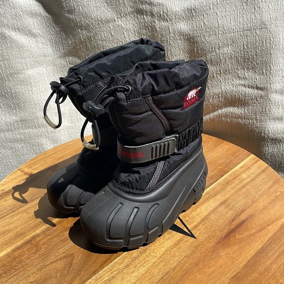 SOREL Kids Flurry Winter Boot Black/Gray/Red Size 9 - Picture 1 of 9
